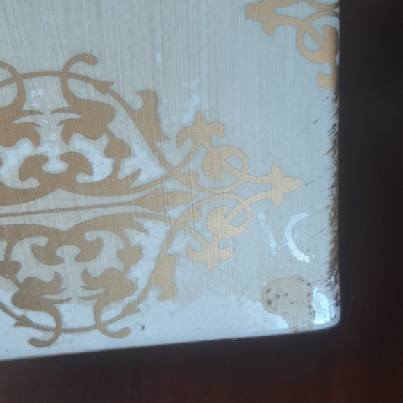 Tuscan Vintage Vase with Beautiful Gold Pattern - Picture 3 of 5